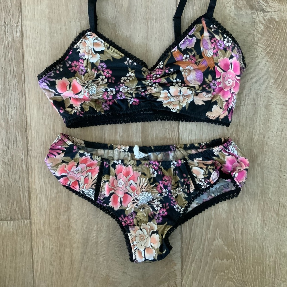 NWT Spell Intimate Set XS/S Blue Skies, Black